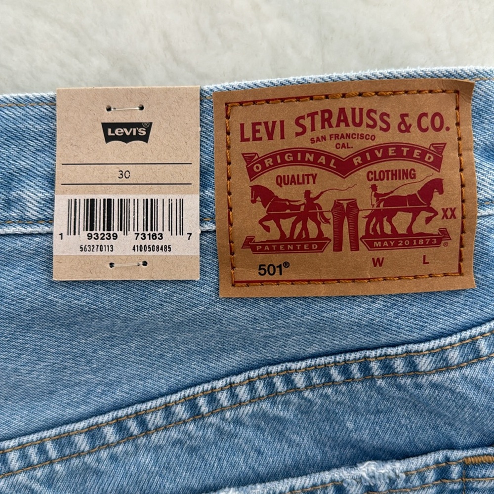 Levi’s 501 Denim Shorts - Picture 3 of 3